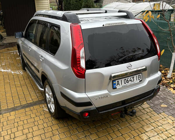 Сірий Ніссан ІксТрейл, об'ємом двигуна 2.49 л та пробігом 196 тис. км за 11800 $, фото 4 на Automoto.ua