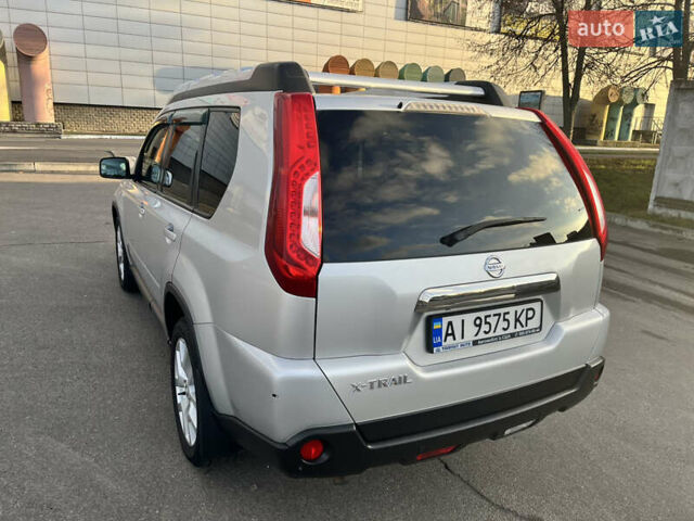 Серый Ниссан ИксТрейл, объемом двигателя 2 л и пробегом 180 тыс. км за 10800 $, фото 7 на Automoto.ua