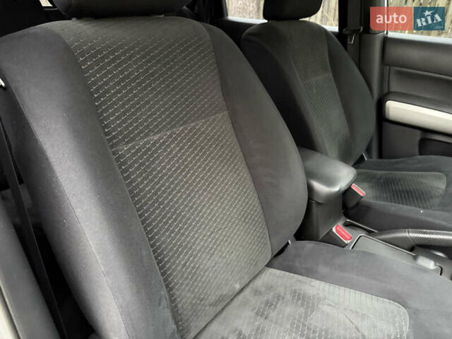 Серый Ниссан ИксТрейл, объемом двигателя 2.49 л и пробегом 199 тыс. км за 11700 $, фото 118 на Automoto.ua