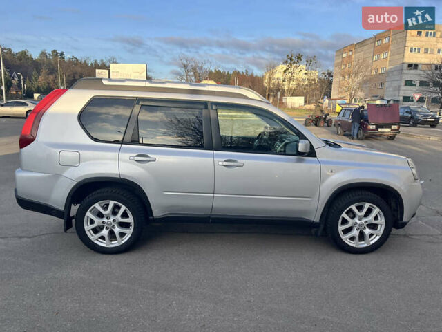 Серый Ниссан ИксТрейл, объемом двигателя 2 л и пробегом 180 тыс. км за 10800 $, фото 6 на Automoto.ua