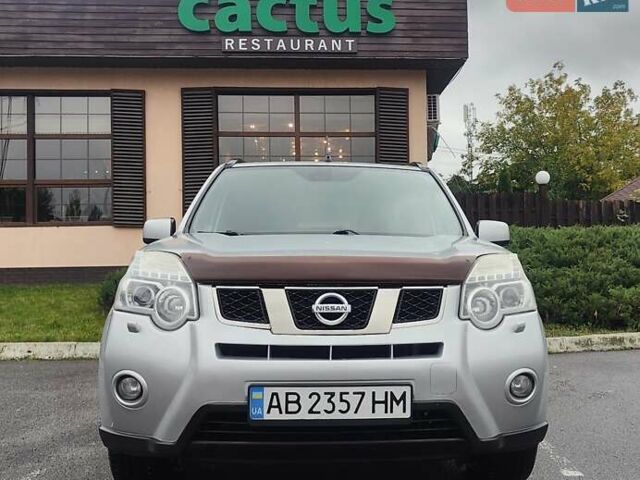 Сірий Ніссан ІксТрейл, об'ємом двигуна 2.49 л та пробігом 217 тис. км за 9990 $, фото 2 на Automoto.ua