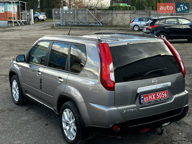 Серый Ниссан ИксТрейл, объемом двигателя 2 л и пробегом 269 тыс. км за 13399 $, фото 11 на Automoto.ua