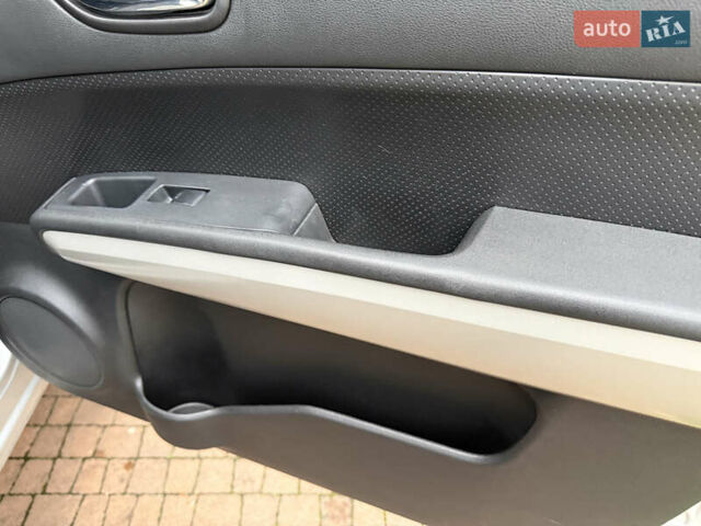 Серый Ниссан ИксТрейл, объемом двигателя 2.49 л и пробегом 199 тыс. км за 11700 $, фото 113 на Automoto.ua