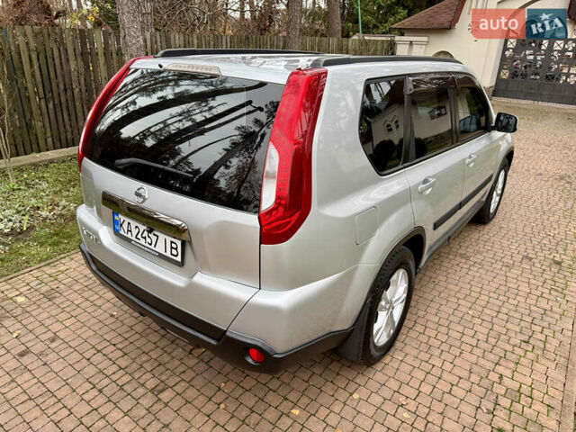 Серый Ниссан ИксТрейл, объемом двигателя 2.49 л и пробегом 199 тыс. км за 11700 $, фото 39 на Automoto.ua