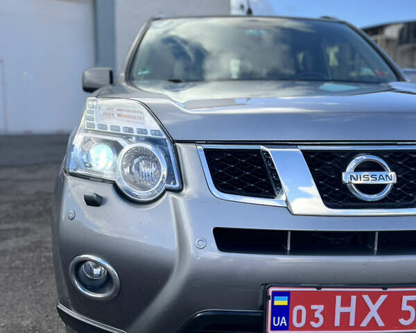 Сірий Ніссан ІксТрейл, об'ємом двигуна 2 л та пробігом 269 тис. км за 13399 $, фото 14 на Automoto.ua