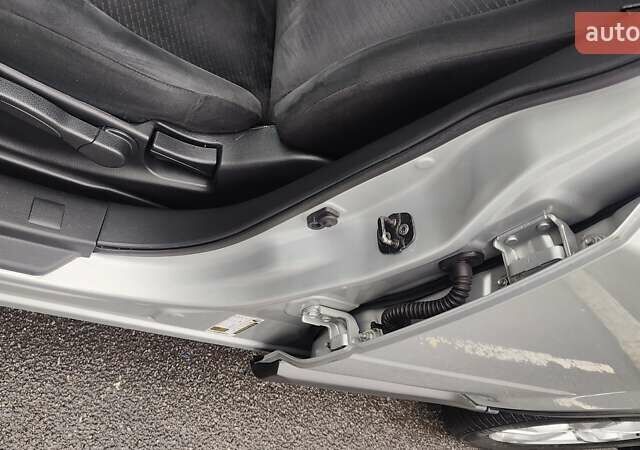 Сірий Ніссан ІксТрейл, об'ємом двигуна 2.49 л та пробігом 217 тис. км за 9990 $, фото 13 на Automoto.ua