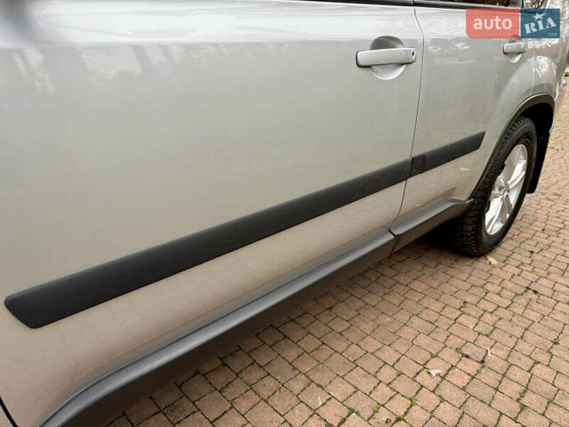 Серый Ниссан ИксТрейл, объемом двигателя 2.49 л и пробегом 199 тыс. км за 11700 $, фото 27 на Automoto.ua