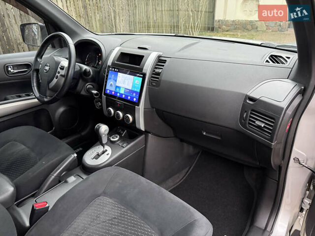 Серый Ниссан ИксТрейл, объемом двигателя 2.49 л и пробегом 199 тыс. км за 11700 $, фото 120 на Automoto.ua