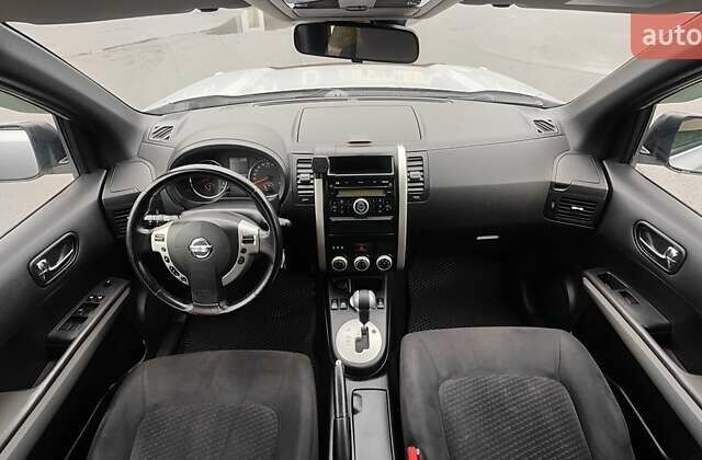 Серый Ниссан ИксТрейл, объемом двигателя 2.49 л и пробегом 217 тыс. км за 9951 $, фото 22 на Automoto.ua