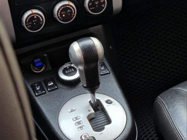 Сірий Ніссан ІксТрейл, об'ємом двигуна 2.5 л та пробігом 236 тис. км за 11000 $, фото 4 на Automoto.ua