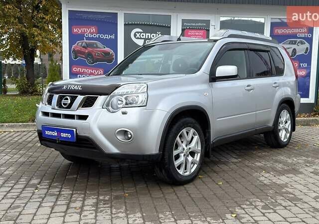 Серый Ниссан ИксТрейл, объемом двигателя 2 л и пробегом 188 тыс. км за 12300 $, фото 1 на Automoto.ua