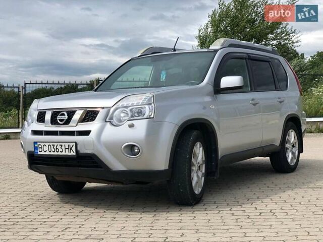 Серый Ниссан ИксТрейл, объемом двигателя 2 л и пробегом 275 тыс. км за 10500 $, фото 6 на Automoto.ua