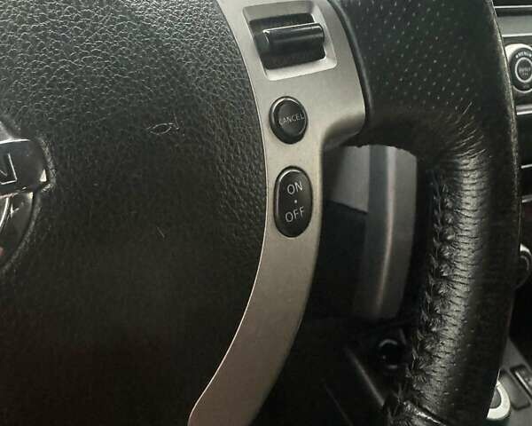 Серый Ниссан ИксТрейл, объемом двигателя 2 л и пробегом 185 тыс. км за 9300 $, фото 12 на Automoto.ua