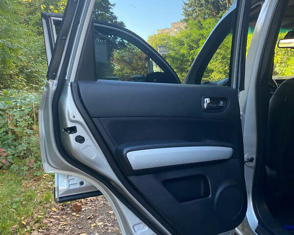 Серый Ниссан ИксТрейл, объемом двигателя 2 л и пробегом 210 тыс. км за 11400 $, фото 15 на Automoto.ua