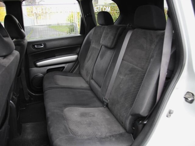 Серый Ниссан ИксТрейл, объемом двигателя 2 л и пробегом 193 тыс. км за 1950 $, фото 7 на Automoto.ua