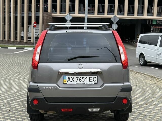 Сірий Ніссан ІксТрейл, об'ємом двигуна 2.5 л та пробігом 79 тис. км за 11500 $, фото 4 на Automoto.ua