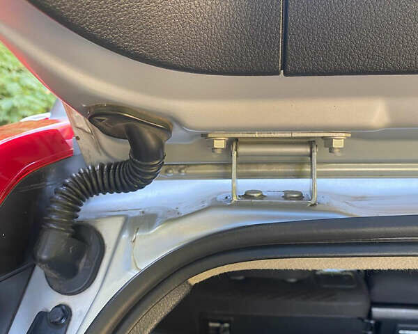 Серый Ниссан ИксТрейл, объемом двигателя 2 л и пробегом 210 тыс. км за 11400 $, фото 13 на Automoto.ua