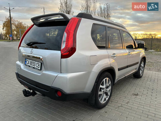 Сірий Ніссан ІксТрейл, об'ємом двигуна 2 л та пробігом 142 тис. км за 9900 $, фото 3 на Automoto.ua