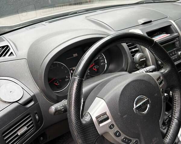 Серый Ниссан ИксТрейл, объемом двигателя 2.49 л и пробегом 79 тыс. км за 10800 $, фото 7 на Automoto.ua