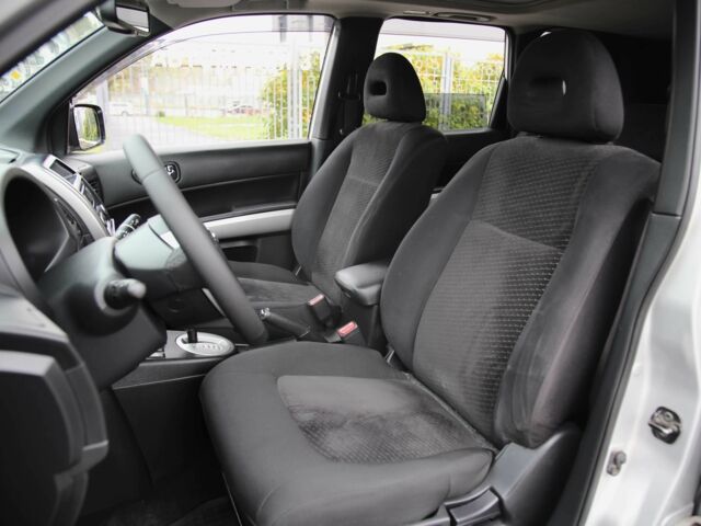 Серый Ниссан ИксТрейл, объемом двигателя 2 л и пробегом 193 тыс. км за 1950 $, фото 6 на Automoto.ua