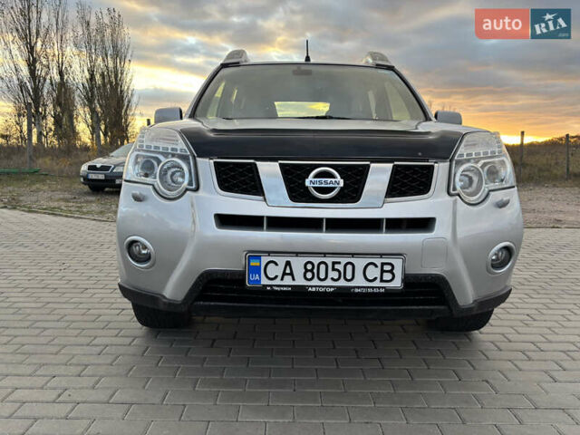 Сірий Ніссан ІксТрейл, об'ємом двигуна 2 л та пробігом 142 тис. км за 9900 $, фото 1 на Automoto.ua