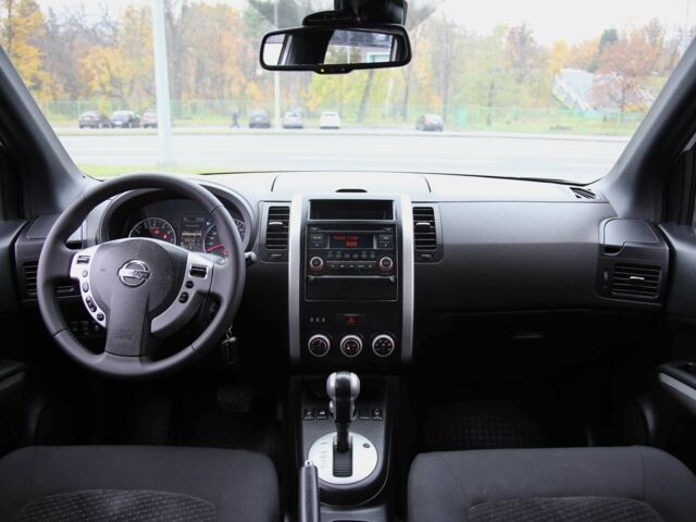 Серый Ниссан ИксТрейл, объемом двигателя 2 л и пробегом 193 тыс. км за 1950 $, фото 11 на Automoto.ua