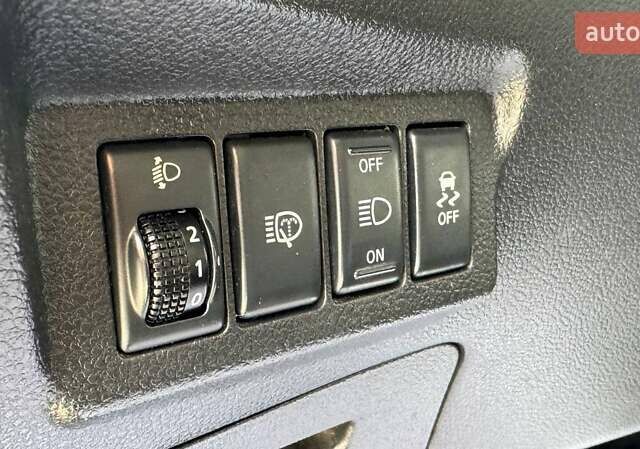 Серый Ниссан ИксТрейл, объемом двигателя 2 л и пробегом 188 тыс. км за 12300 $, фото 12 на Automoto.ua