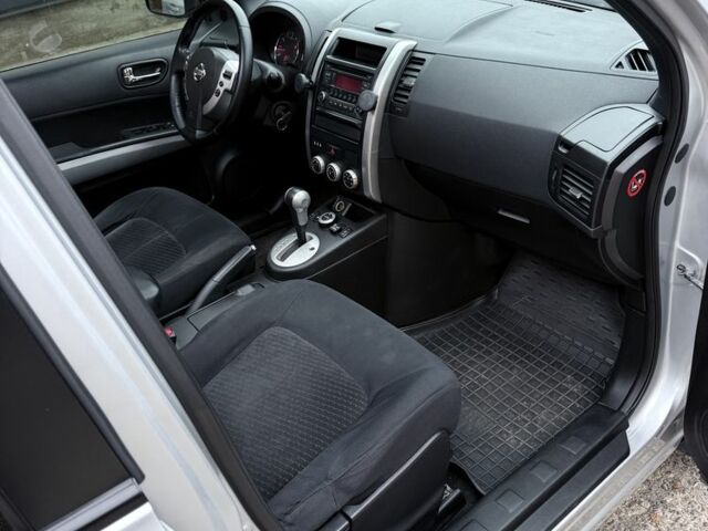 Серый Ниссан ИксТрейл, объемом двигателя 1.8 л и пробегом 142 тыс. км за 11900 $, фото 11 на Automoto.ua