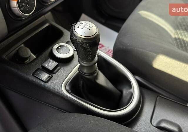 Серый Ниссан ИксТрейл, объемом двигателя 2 л и пробегом 188 тыс. км за 12300 $, фото 13 на Automoto.ua