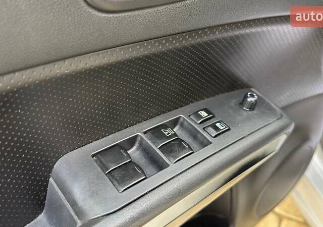 Серый Ниссан ИксТрейл, объемом двигателя 2 л и пробегом 188 тыс. км за 12300 $, фото 10 на Automoto.ua