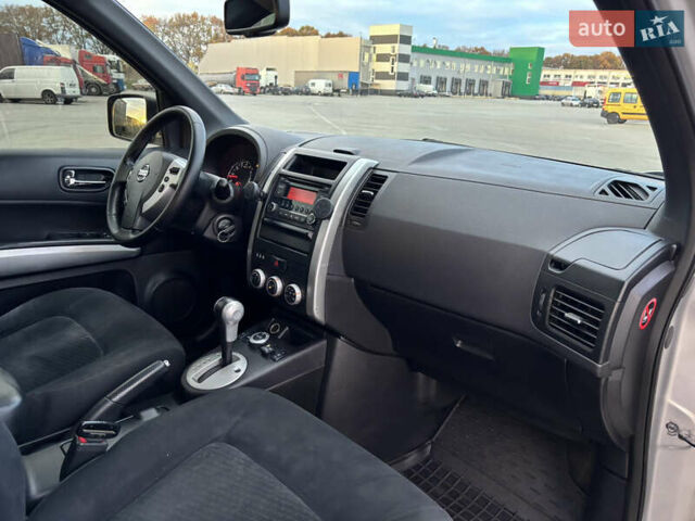 Сірий Ніссан ІксТрейл, об'ємом двигуна 2 л та пробігом 142 тис. км за 9900 $, фото 10 на Automoto.ua