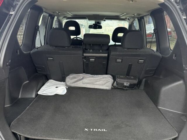 Сірий Ніссан ІксТрейл, об'ємом двигуна 2 л та пробігом 174 тис. км за 11500 $, фото 8 на Automoto.ua