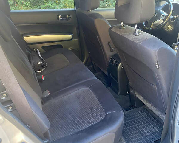 Серый Ниссан ИксТрейл, объемом двигателя 2 л и пробегом 210 тыс. км за 11400 $, фото 10 на Automoto.ua