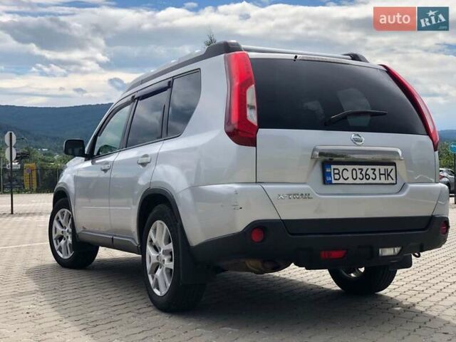 Серый Ниссан ИксТрейл, объемом двигателя 2 л и пробегом 275 тыс. км за 10500 $, фото 7 на Automoto.ua