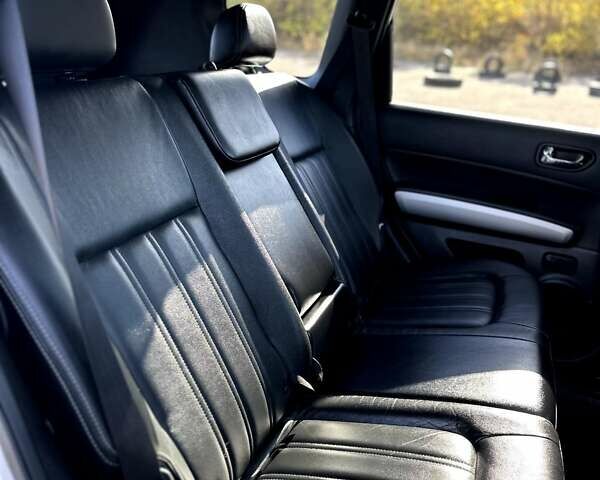 Серый Ниссан ИксТрейл, объемом двигателя 2 л и пробегом 198 тыс. км за 12500 $, фото 9 на Automoto.ua