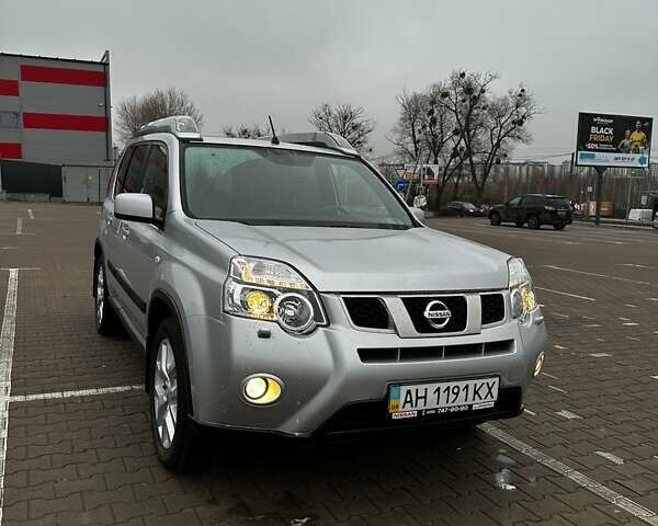 Серый Ниссан ИксТрейл, объемом двигателя 2 л и пробегом 84 тыс. км за 14500 $, фото 1 на Automoto.ua