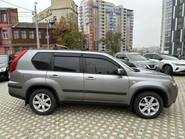 Сірий Ніссан ІксТрейл, об'ємом двигуна 2.5 л та пробігом 79 тис. км за 11500 $, фото 2 на Automoto.ua