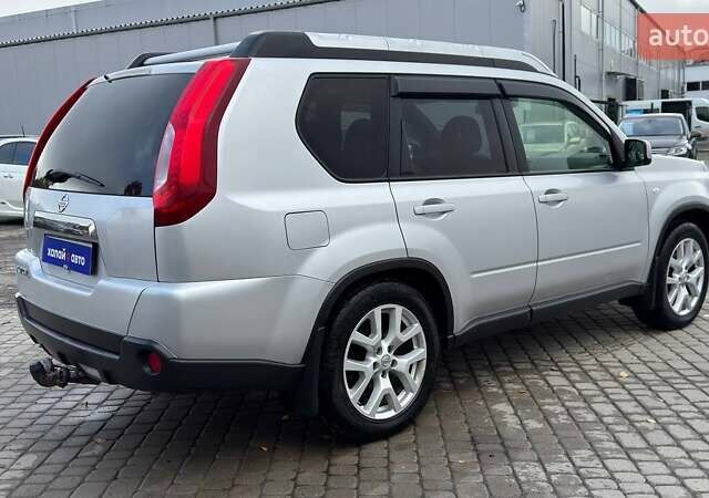 Серый Ниссан ИксТрейл, объемом двигателя 2 л и пробегом 188 тыс. км за 12300 $, фото 7 на Automoto.ua