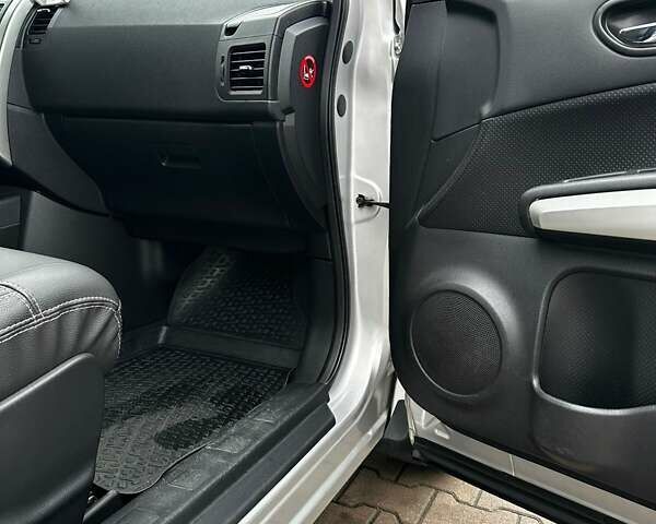 Серый Ниссан ИксТрейл, объемом двигателя 2 л и пробегом 84 тыс. км за 14500 $, фото 14 на Automoto.ua