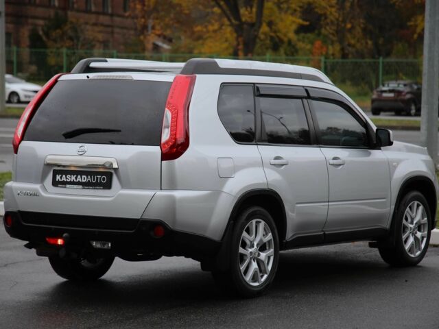 Серый Ниссан ИксТрейл, объемом двигателя 2 л и пробегом 193 тыс. км за 1950 $, фото 5 на Automoto.ua