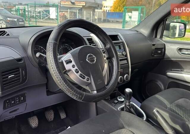 Серый Ниссан ИксТрейл, объемом двигателя 2 л и пробегом 188 тыс. км за 12300 $, фото 11 на Automoto.ua