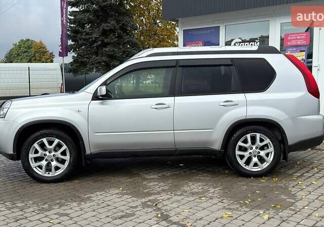 Серый Ниссан ИксТрейл, объемом двигателя 2 л и пробегом 188 тыс. км за 12300 $, фото 4 на Automoto.ua