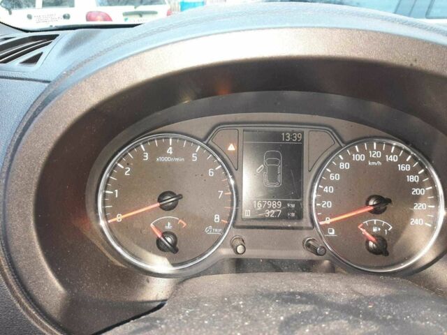 Сірий Ніссан ІксТрейл, об'ємом двигуна 2 л та пробігом 190 тис. км за 11000 $, фото 4 на Automoto.ua