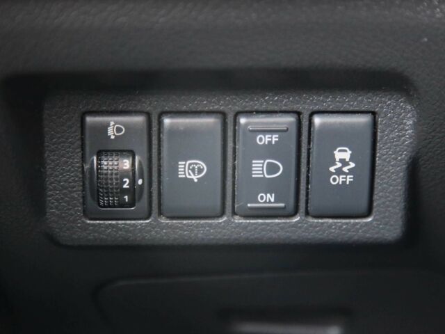 Серый Ниссан ИксТрейл, объемом двигателя 2 л и пробегом 193 тыс. км за 1950 $, фото 22 на Automoto.ua