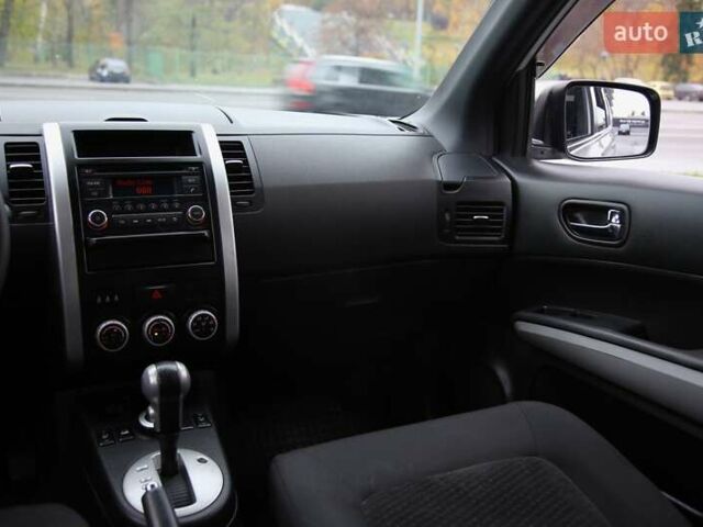 Ниссан ИксТрейл 2012 в Харькове на Automoto.ua Серый Ниссан ИксТрейл, объемом двигателя 2 л и пробегом 193 тыс. км за 10950 $, фото 12 на Automoto.ua