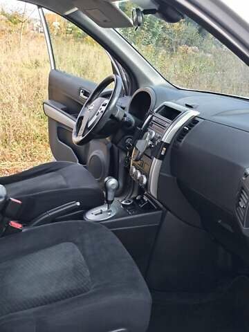 Сірий Ніссан ІксТрейл, об'ємом двигуна 2 л та пробігом 297 тис. км за 12350 $, фото 9 на Automoto.ua