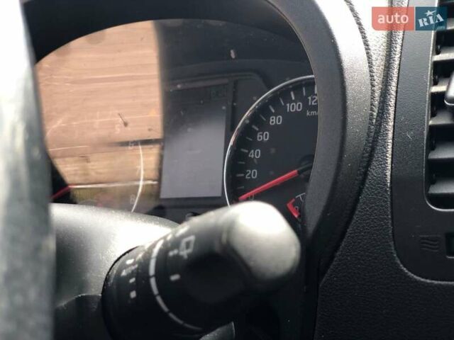 Серый Ниссан ИксТрейл, объемом двигателя 2 л и пробегом 275 тыс. км за 10500 $, фото 18 на Automoto.ua