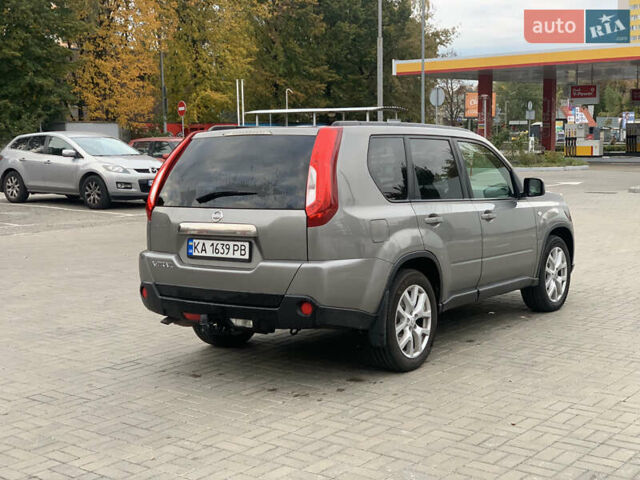 Серый Ниссан ИксТрейл, объемом двигателя 2 л и пробегом 199 тыс. км за 10900 $, фото 3 на Automoto.ua