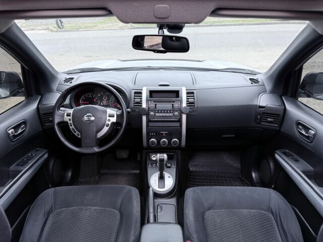 Серый Ниссан ИксТрейл, объемом двигателя 1.8 л и пробегом 142 тыс. км за 11900 $, фото 8 на Automoto.ua