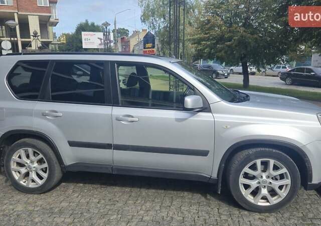 Сірий Ніссан ІксТрейл, об'ємом двигуна 2 л та пробігом 122 тис. км за 12200 $, фото 8 на Automoto.ua